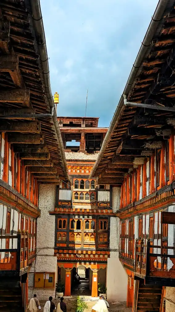 Bhutan Dragon Trail - Punakha Dzong riverside fortress