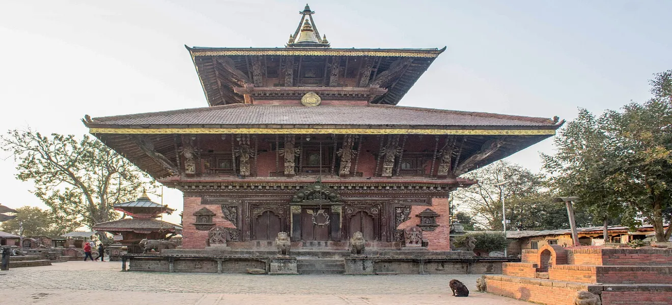 Nepal Himalayan Trail - Sacred Pashupatinath and Kathmandu temples